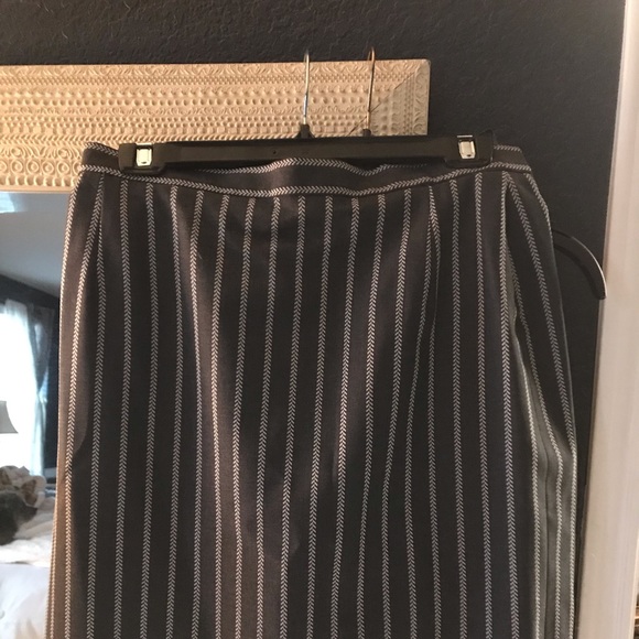Escada pencil skirt - Picture 2 of 3